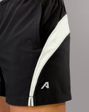 Dynamic Panel Short - Black / White