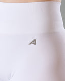 Pump Mid Rise Short - White