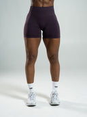 Pump Mid Rise Short - Black Garnet