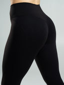 Aura Ultra-High Rise Legging - Black